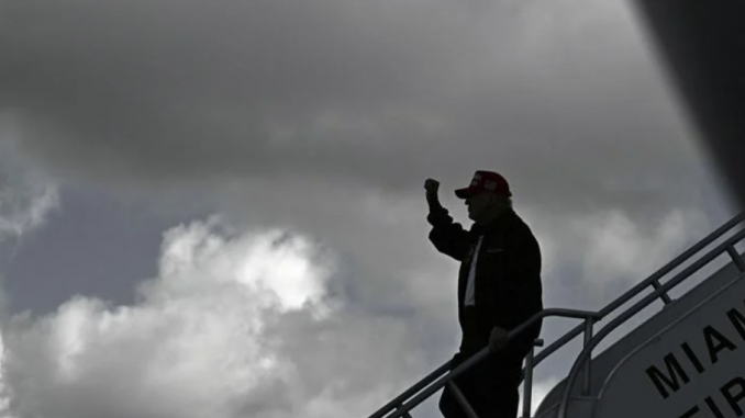 trump descente avion